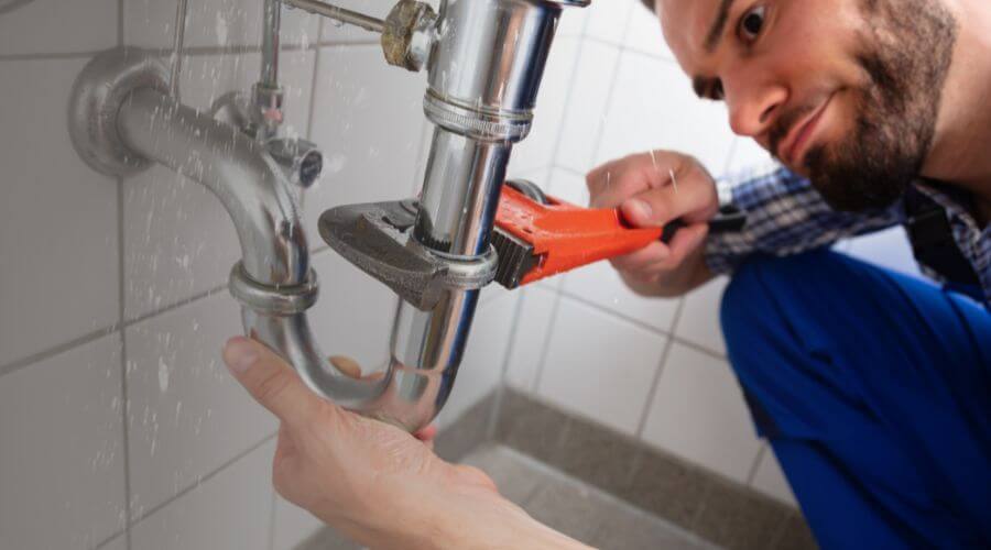 Expert burst pipe repair services in Redding, IA
